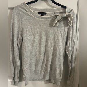Banana Republic Women's Grey Sweater with Bow Detail Size Small
